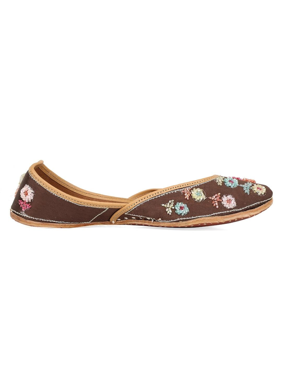 NR By Nidhi Rathi Embellished Square Toe Ethnic Mojaris