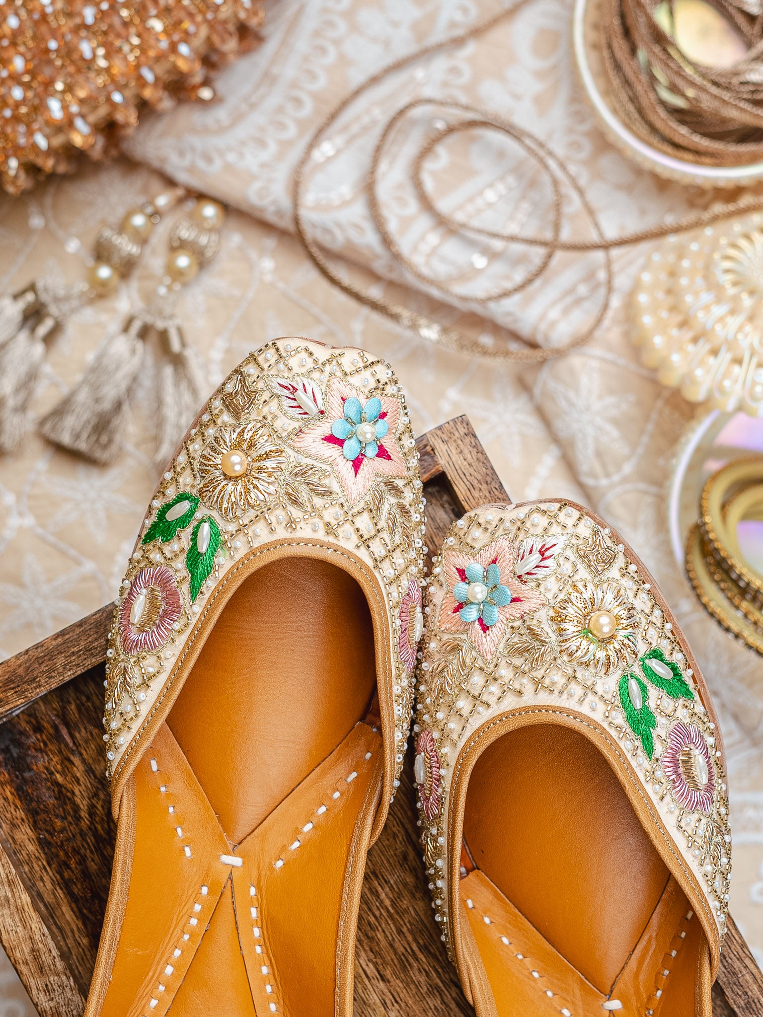 Women embroidered Mojaris Flats