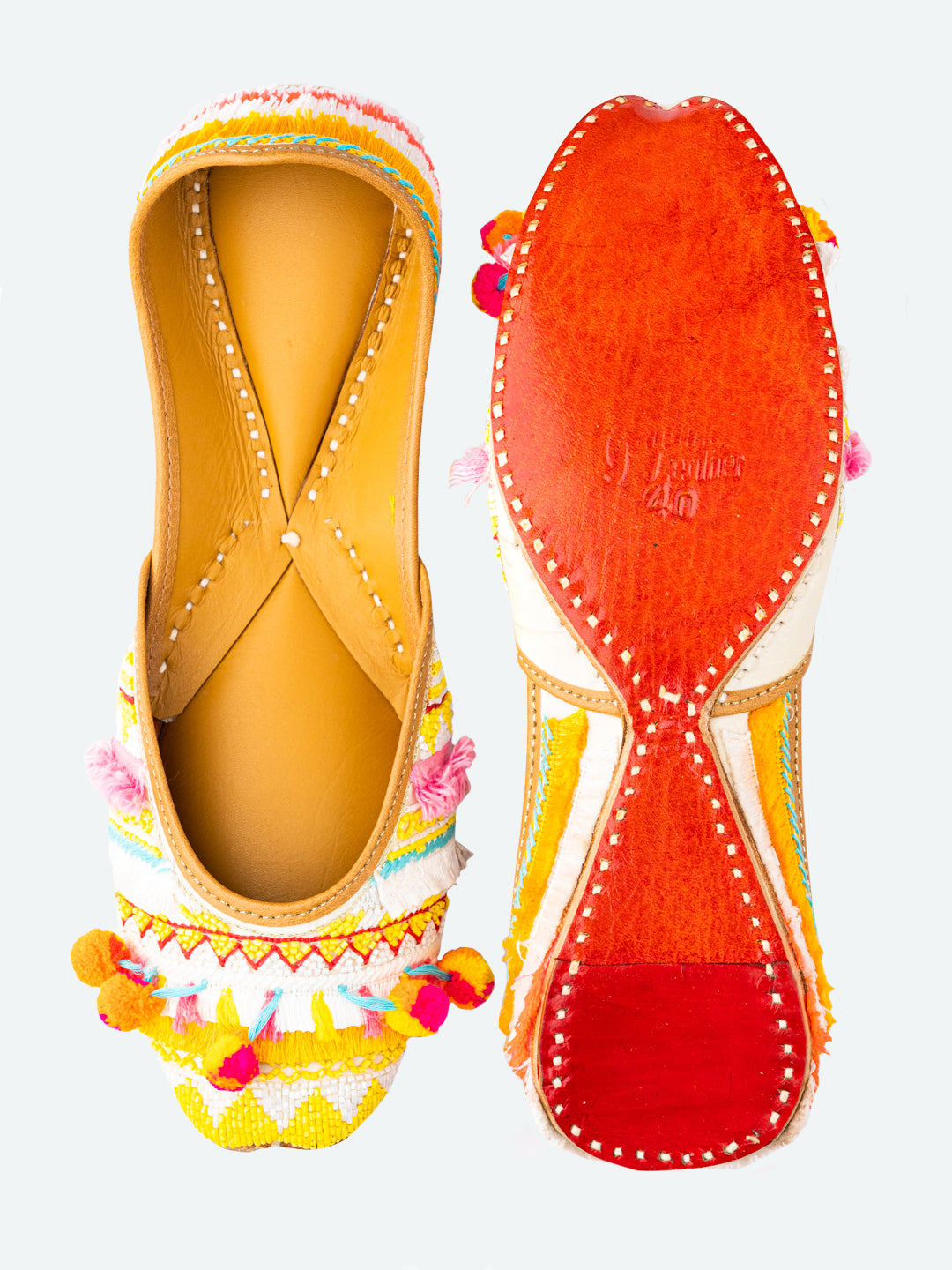 Mojaris Flats multicolores pour femmes de NR By Nidhi Rathi